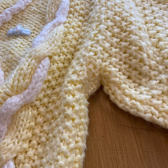 Women’s Hand Knitted Acrylic Sweater Feminine Pastel Vintage S-M Evian II - Picture 3 of 16